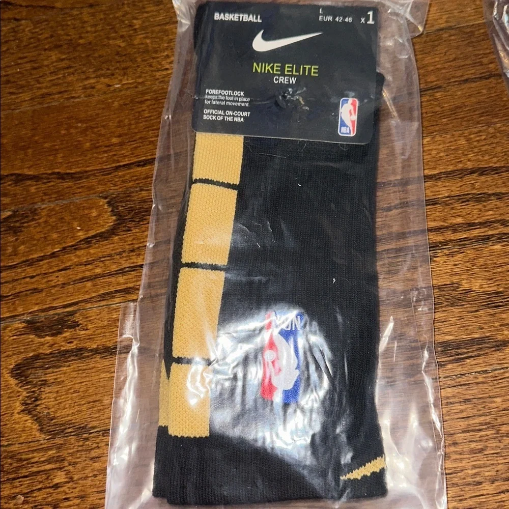 Nike Elite Crew NBA Basketball Sock Black Yellow - NEW - MENS LARGE